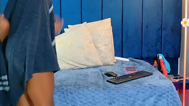 kiaratentation's cam snapshot