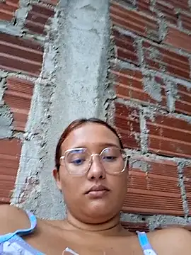 young_dairy01's cam snapshot