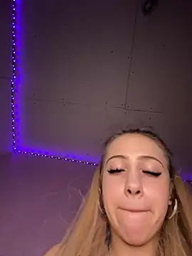 Katherinabby33 live sex cam