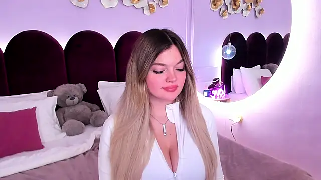 ZaraBloom's cam snapshot