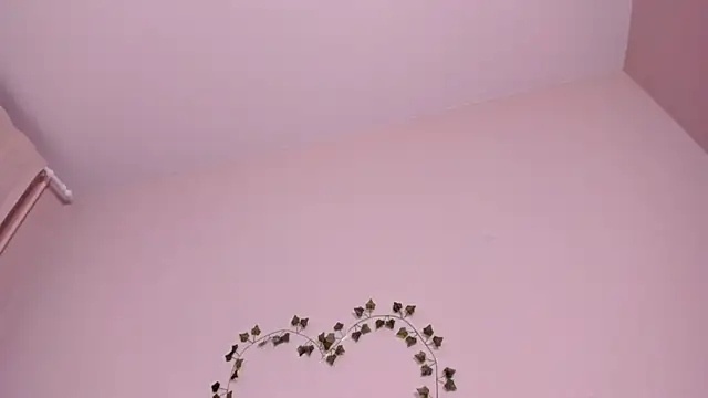 emmelieflorence's cam snapshot