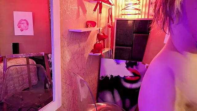 Im-Lola's cam snapshot