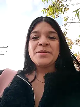 Layla-daring live sex cam