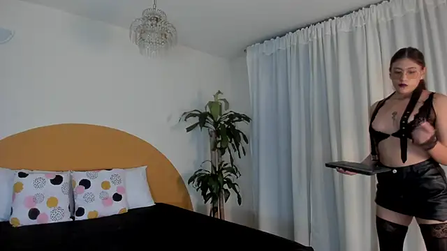 liaa_moretti_'s cam snapshot