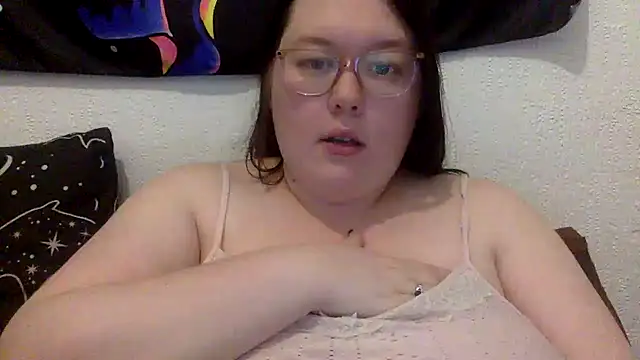 Sexycurvyemilyy's cam snapshot