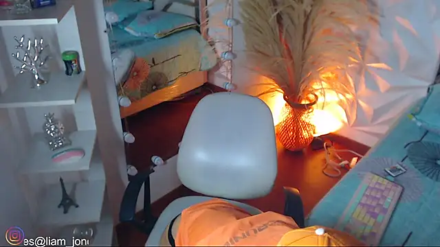 Jonesliam23's cam snapshot