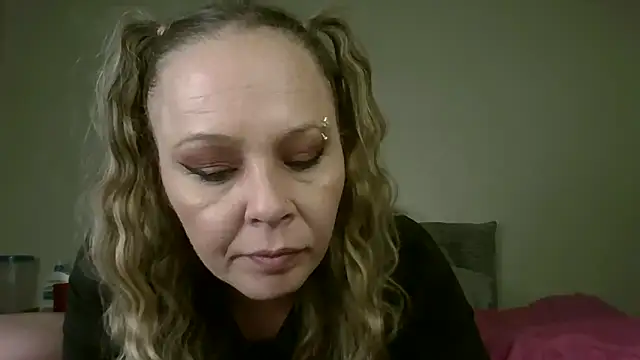 QUEEN_OF_MEN's cam snapshot