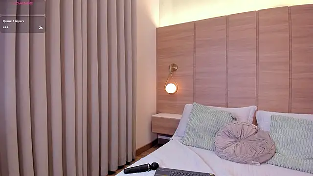 Alessia_Gold live sex cam