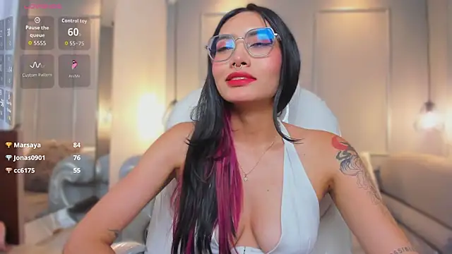 AzuraKindong's cam snapshot