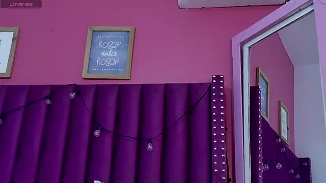 EbonyCoWorker's cam snapshot