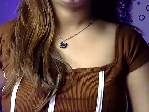 Gujjugirl1's cam snapshot