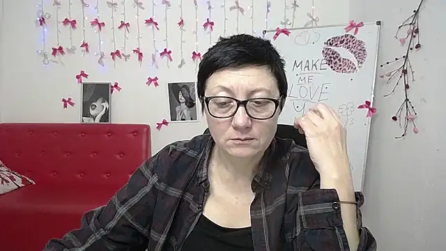 EmilyL0ve's cam snapshot