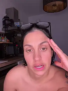 LaPetiteKim live sex cam