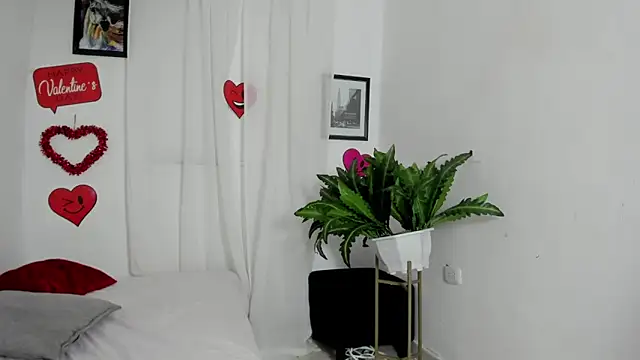 Laura_and_Kevin's cam snapshot