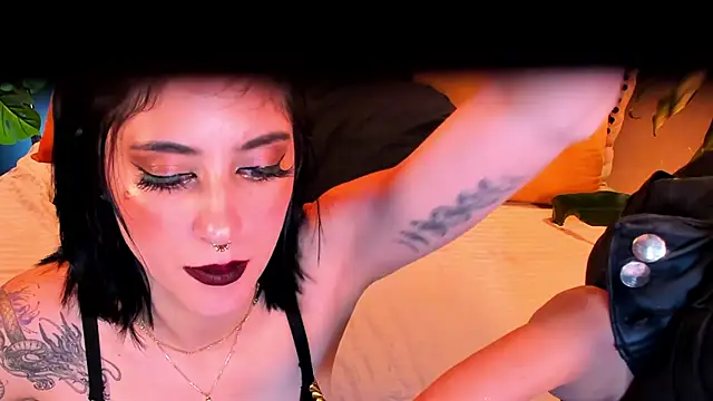 AmeliaNaughty_'s cam snapshot