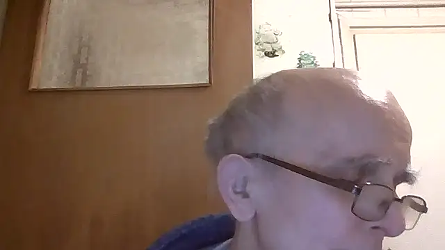 mariusica1@xh live sex cam