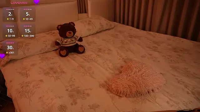 Lilly_Colins live sex cam