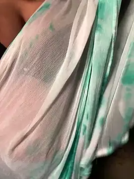 Lucky_Flora live sex cam