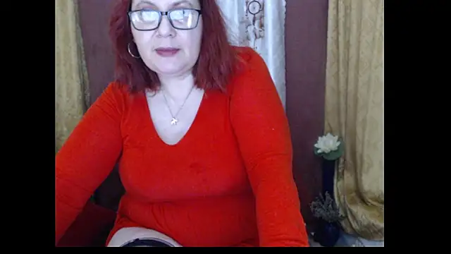 PlayfullMature live sex cam