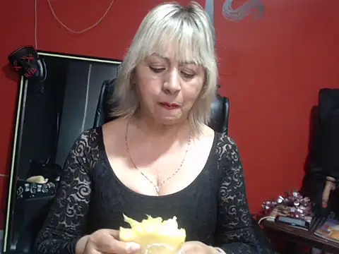 KLOE_PIELL live sex cam