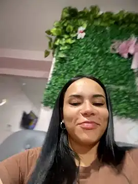 Naatalia live sex cam