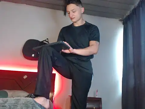 ArthurPhoenixx live sex cam