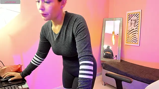 Ivonne_pier_x's cam snapshot