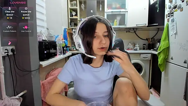 _Nika_Kik live sex cam