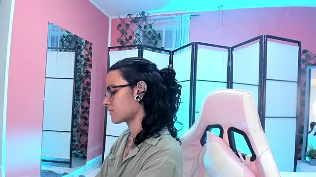 Julianne_7's cam snapshot