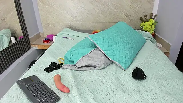 Flor-salvajee's cam snapshot