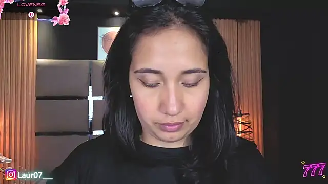 Lauroberts7's cam snapshot