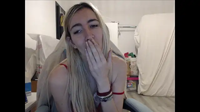 BarbieBlondieGirl's cam snapshot