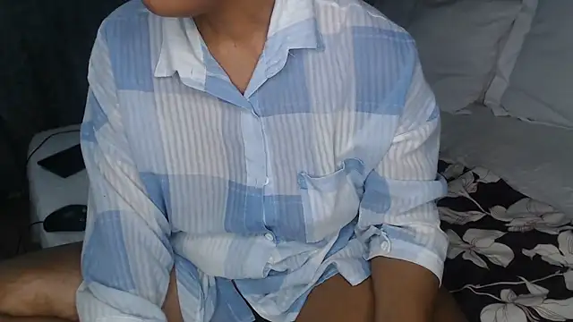 Bella_2025's cam snapshot