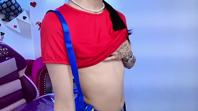 Emily_andrews's cam snapshot