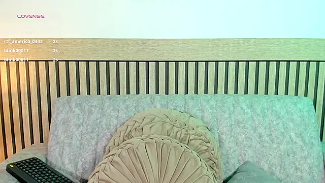 Alison_rous_'s cam snapshot