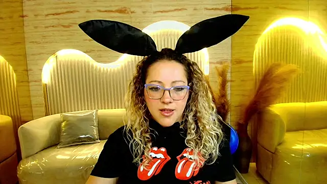 Rubia_encantada_r's cam snapshot