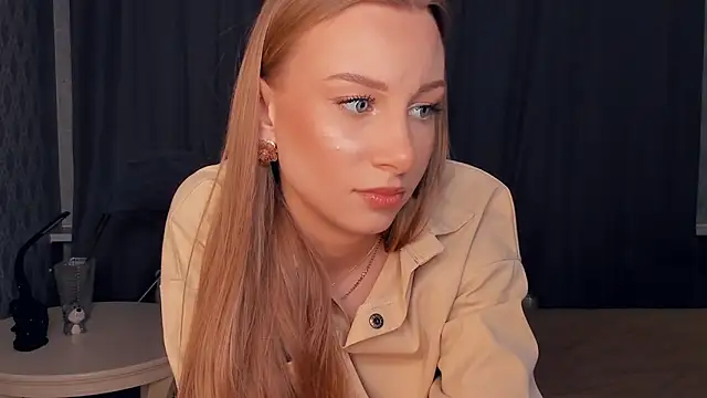 CarmenLipkin's cam snapshot