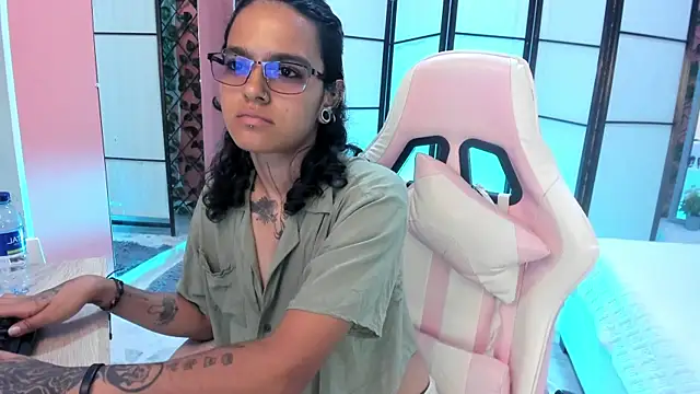 Julianne_7's cam snapshot