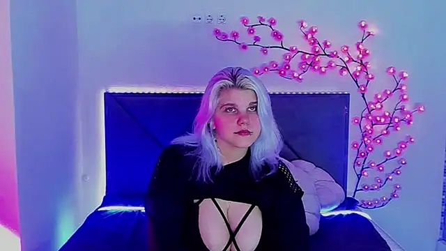 JoannLowe's cam snapshot