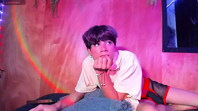 Leo_Glow live sex cam