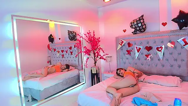 Juliieta_gray's cam snapshot