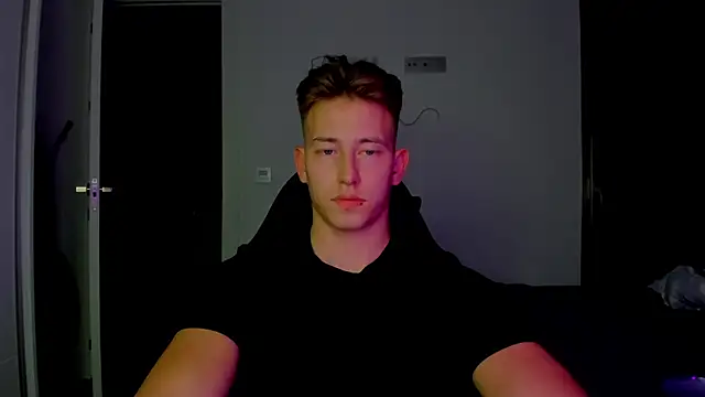 find0m_master's cam snapshot