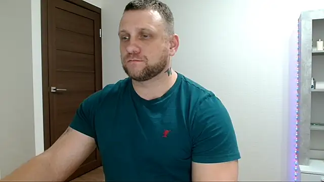 B-L-O-N-D's cam snapshot