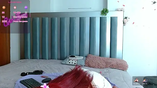 little_ellie_1's cam snapshot