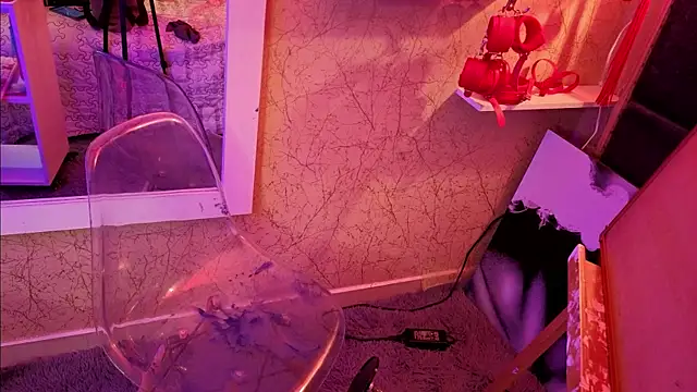 Im-Lola's cam snapshot