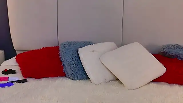 Niicolle_Miller's cam snapshot