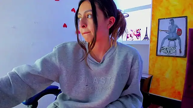 lala_clark's cam snapshot