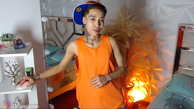 Jonesliam23 live sex cam