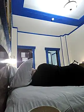 sk8brd_snwbrd_no_snitch's cam snapshot