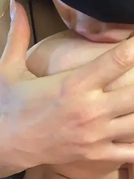 Amberonee31 live sex cam